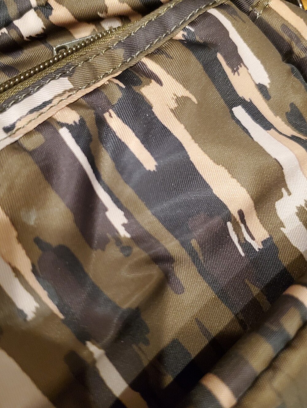 LUG Scoop Crossbody Bag in Multi-Tone Olive Camo EUC - Picture 7 of 7
